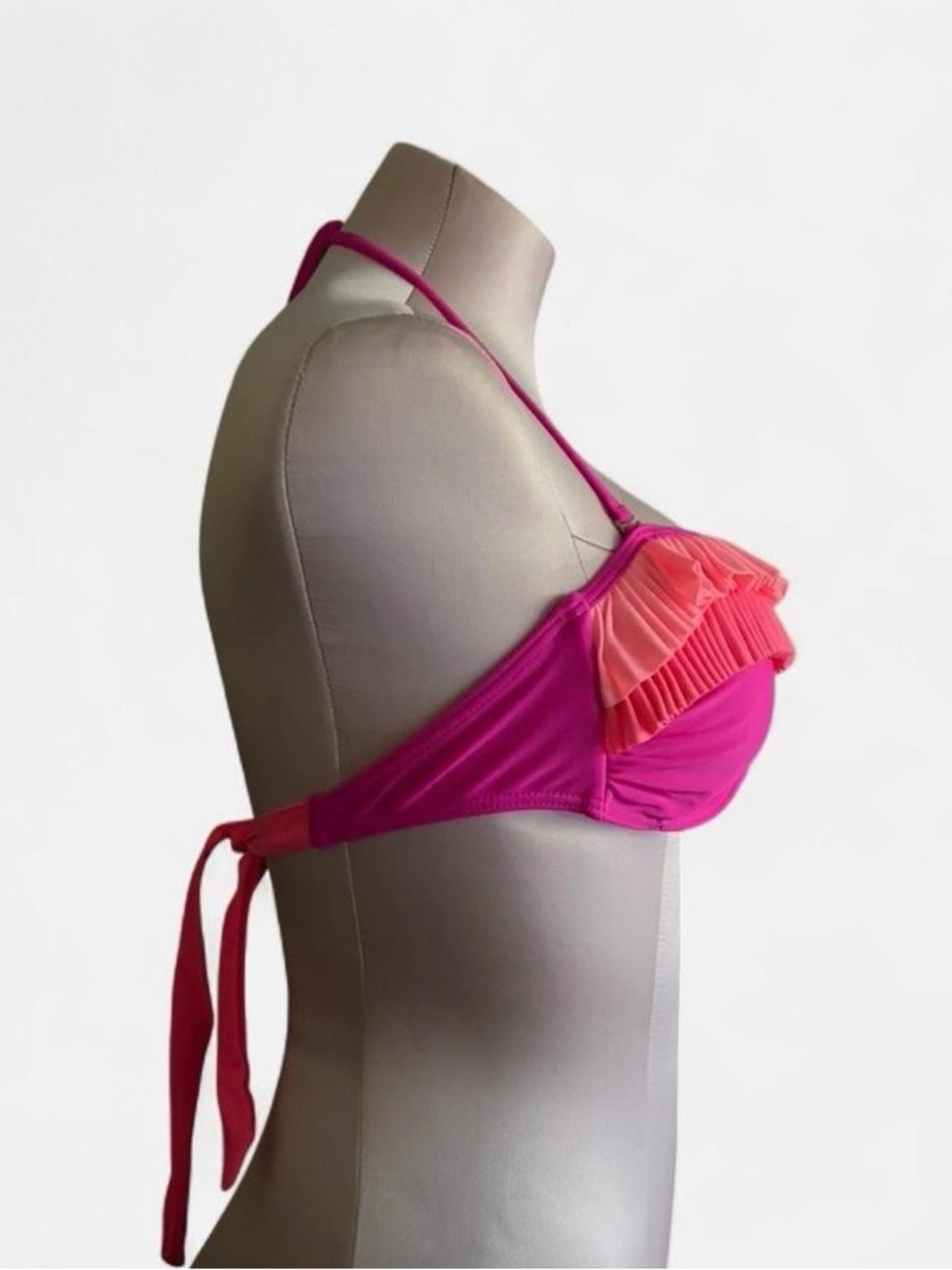 Pink ruffle bikini - Picture 3 of 12